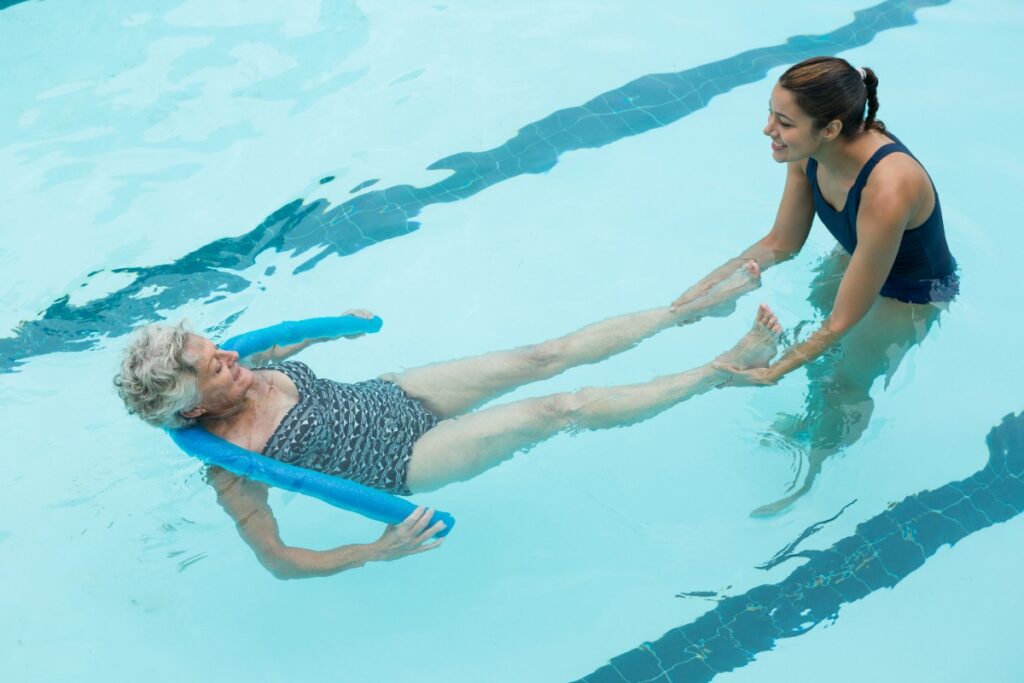 Une femme suivant un traitement d'arthrose du genou