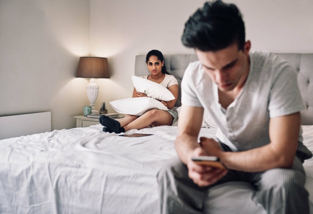 Un jeune couple qui ne se parle pas